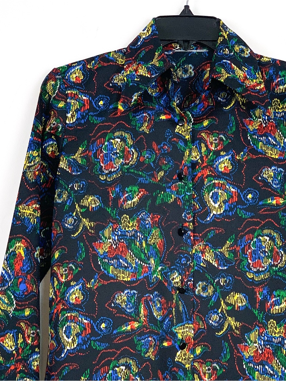 Vintage psychedelic dagger-collar button-up shirt black & flowers fits size 10